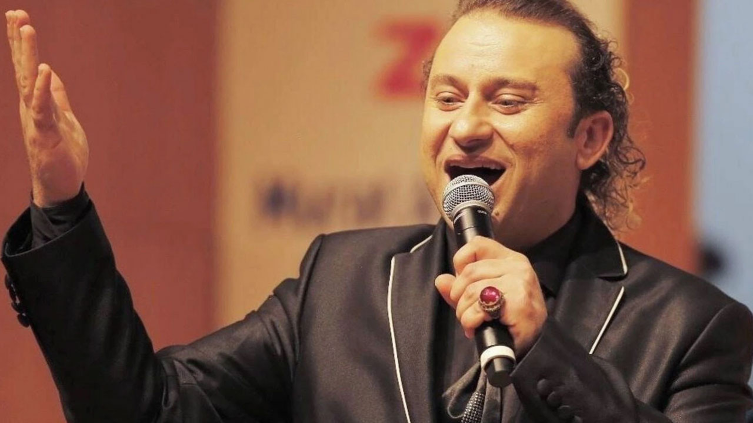 Onur Akay yoğun bakıma alındı